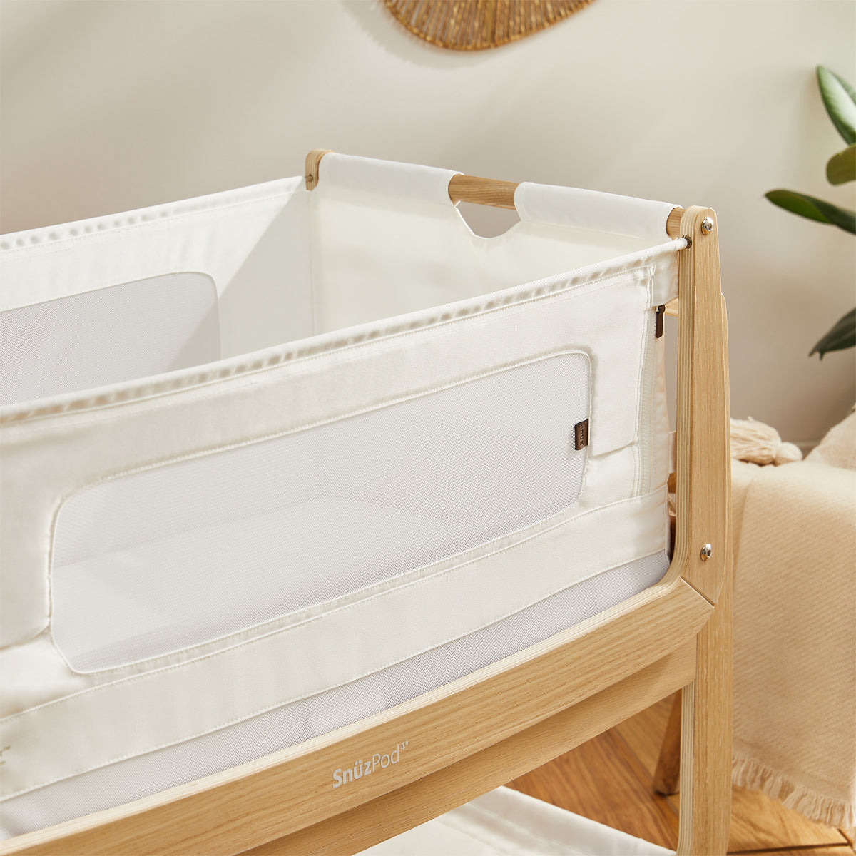 Snüz SnuzPod⁴ Bedside Crib, The Natural Edit