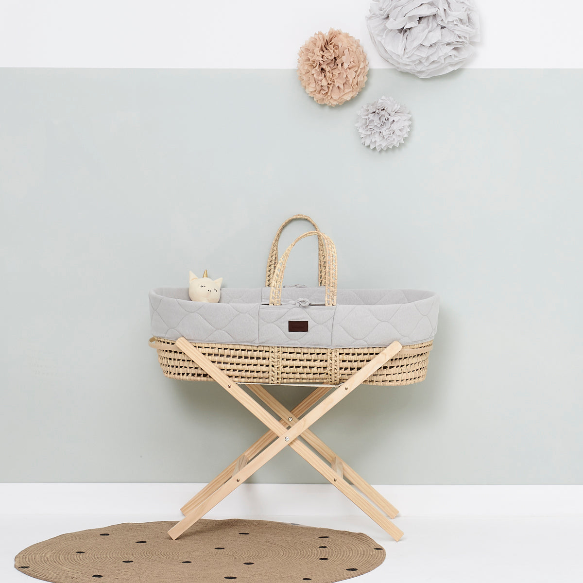 The Little Green Sheep Natural Quilted Moses Basket & Mattress