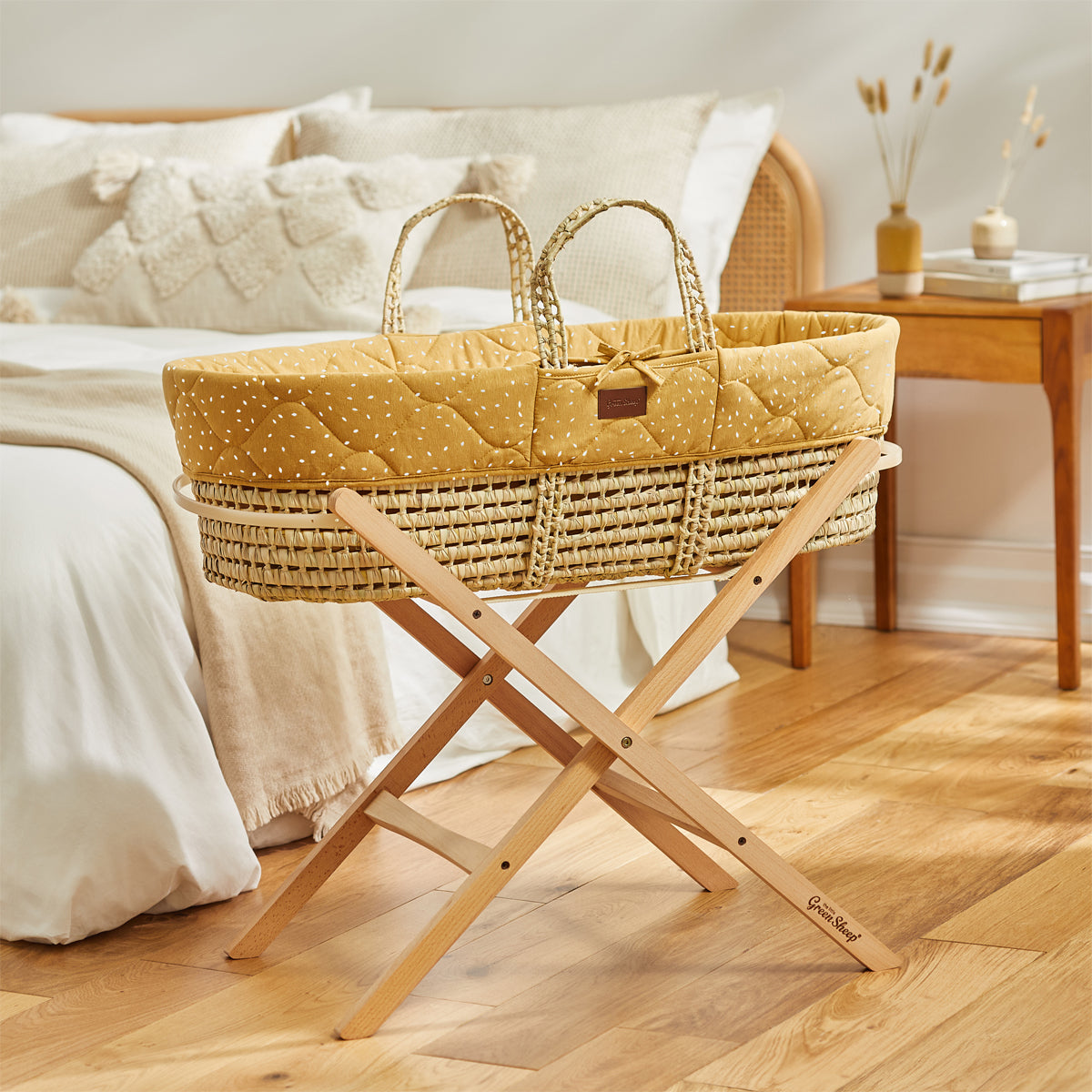 The Little Green Sheep Natural Printed Moses Basket & Mattress