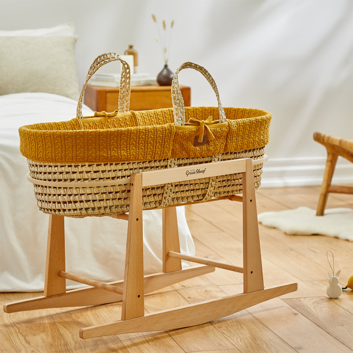 The Little Green Sheep Natural Knitted Moses Basket & Mattress