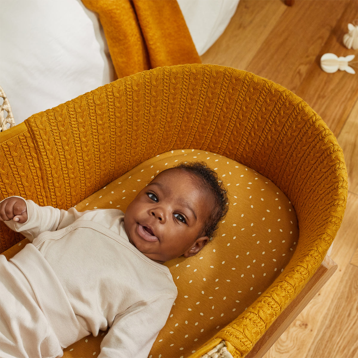 The Little Green Sheep Natural Knitted Moses Basket & Mattress